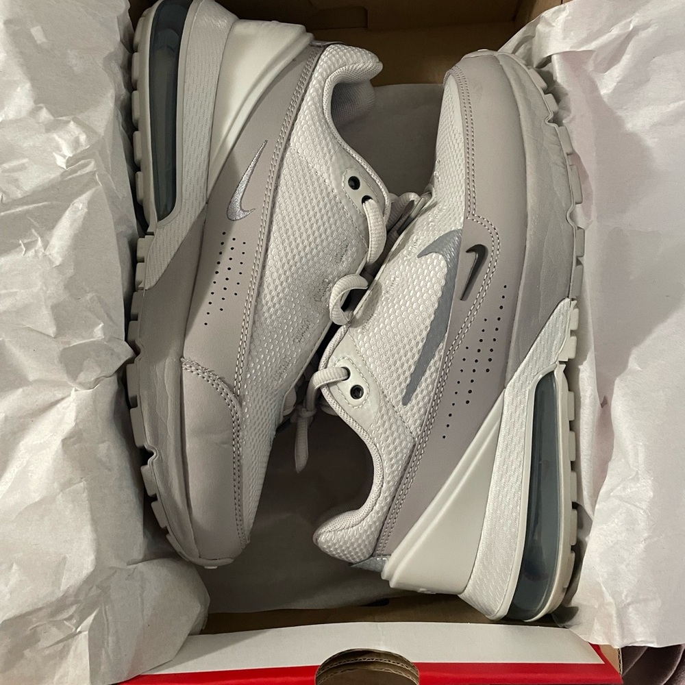 Nike Pulse Athletic Shoe